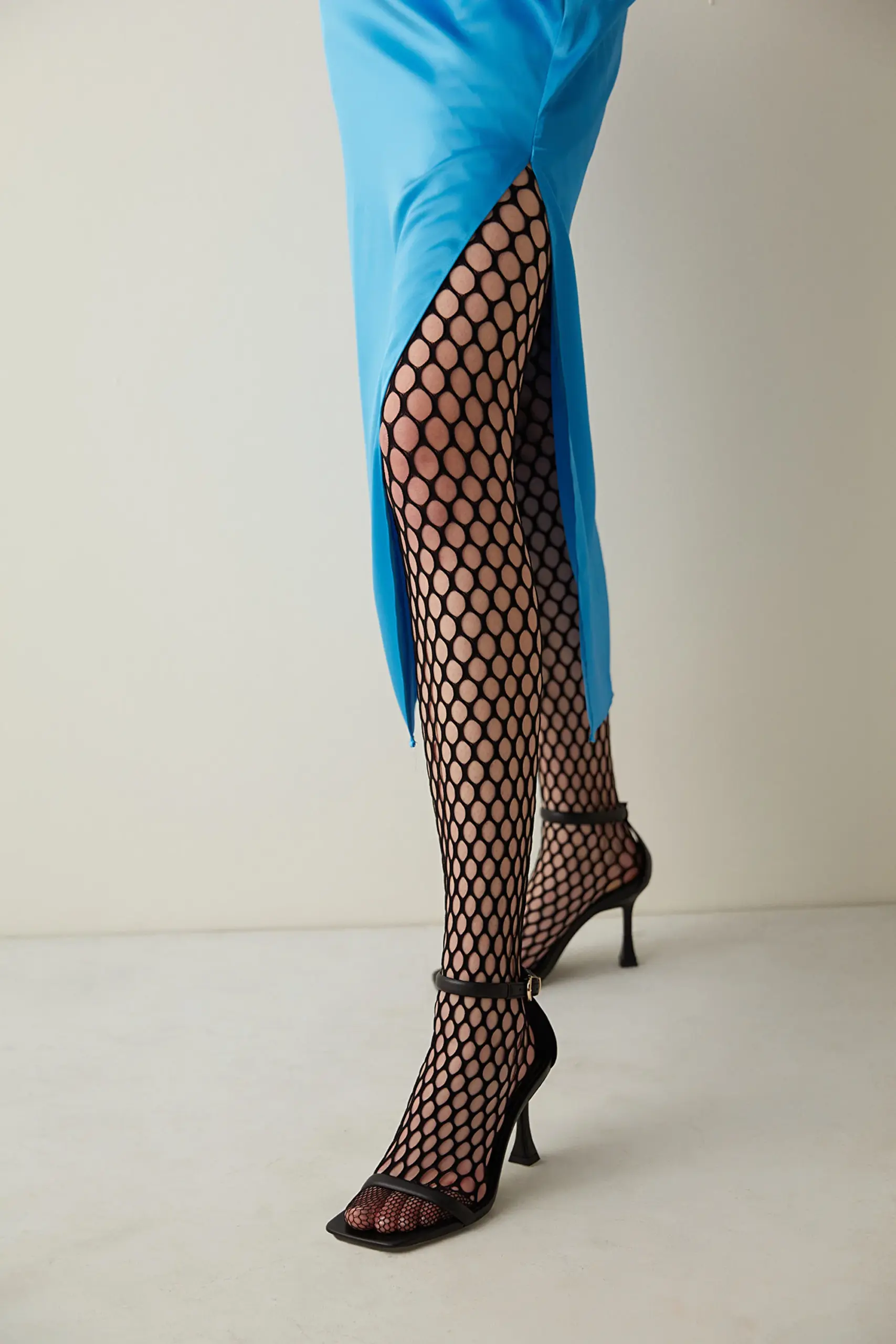 fishnet black panthose